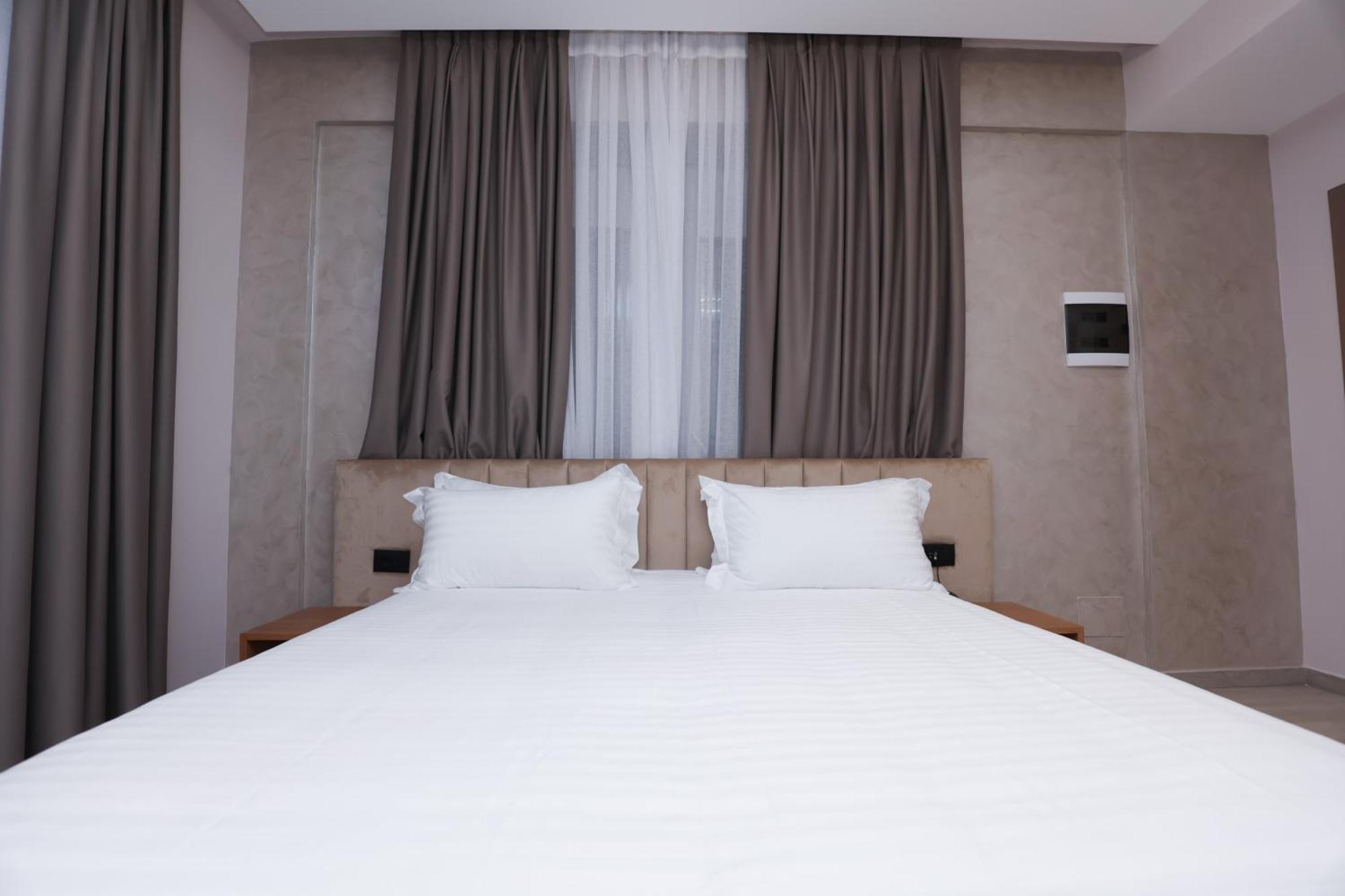 Residence Inn Tiranë Ngoại thất bức ảnh